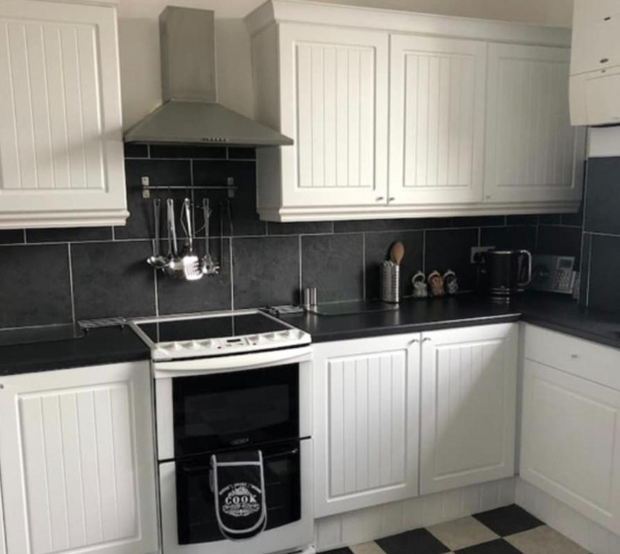 Captivating 2-Bed Apartment In Isle Of Bute Rothesay Eksteriør bilde